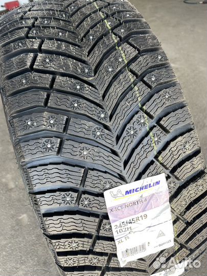 Michelin X-Ice North 4 245/45 R19 и 275/40 R19 102H