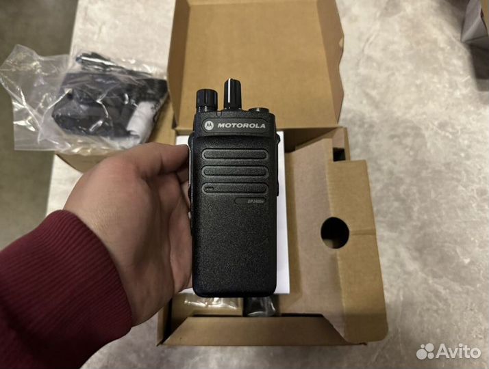 Рация портативная Motorola DP2400Е TIA VHF Новая