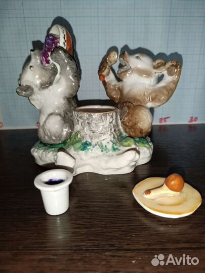 Фарфоровая статуэтка 