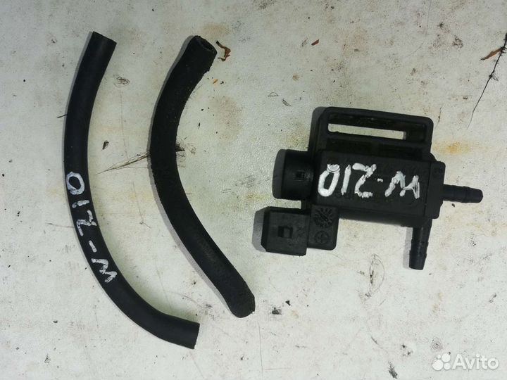 Клапан трубка впускного коллектора Мерседес W210