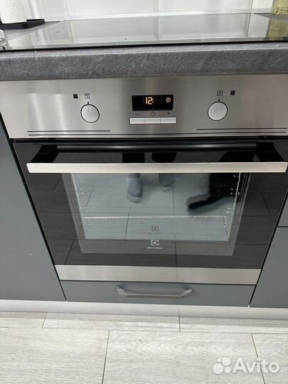 Духовой шкаф электрический electrolux