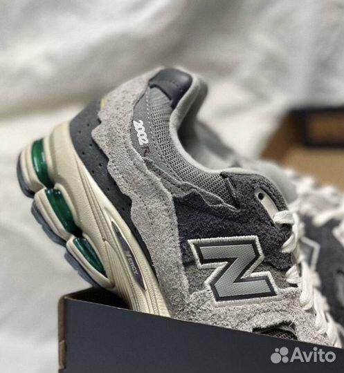 Кроссовки new balance 2002r