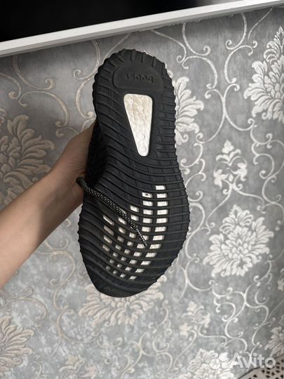 Кроссовки adidas izi