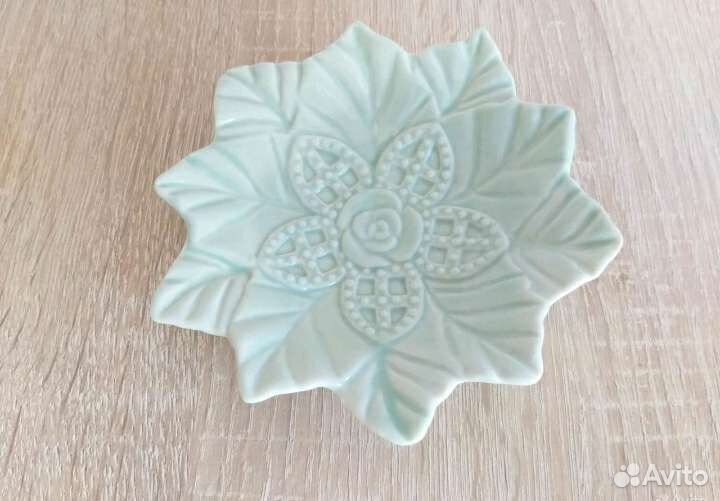 Декоративная фарфоровая тарелка