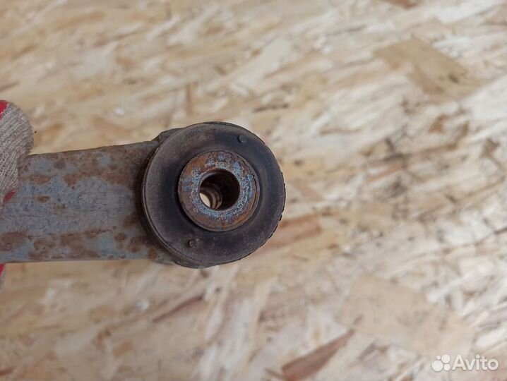 Рычаг левый Ford Focus 1