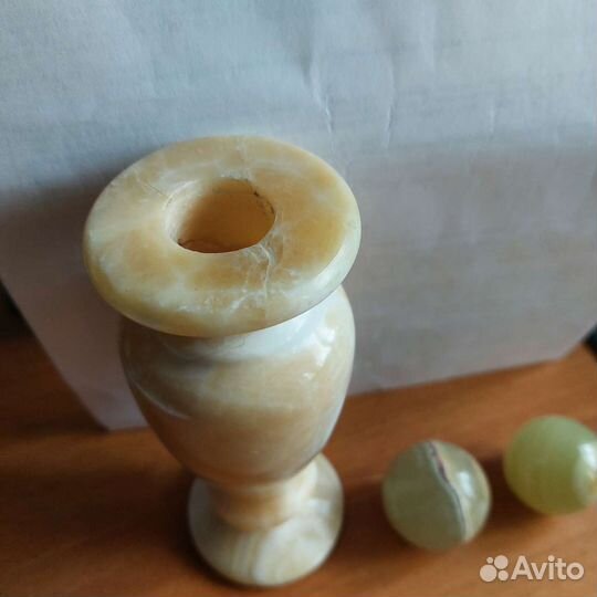 Ваза и шары из оникса