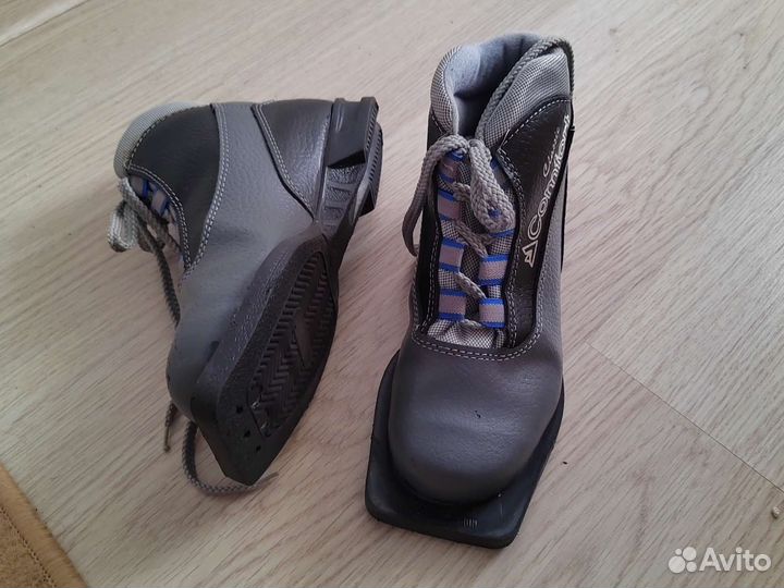 Лыжные ботинки