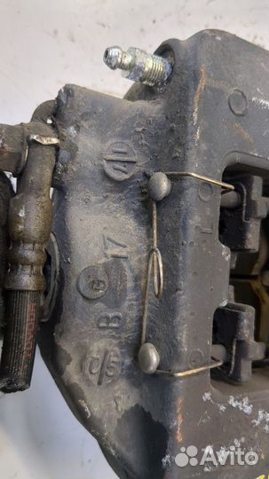 Суппорт Lexus LS460, 2010