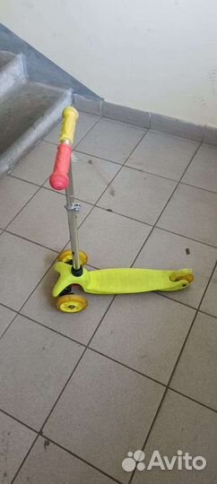 Самокат со светящимися колесами