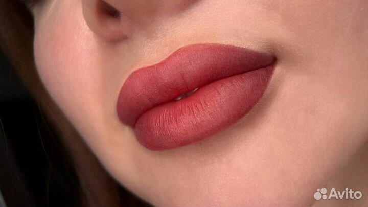 Перманентный макияж губ