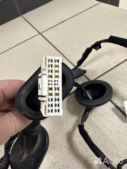 Проводка двери задняя правая Hyndai Santa Fe 3