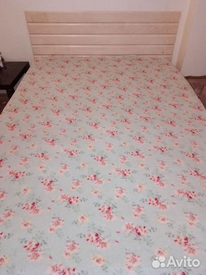 Кровать двухспальная бу