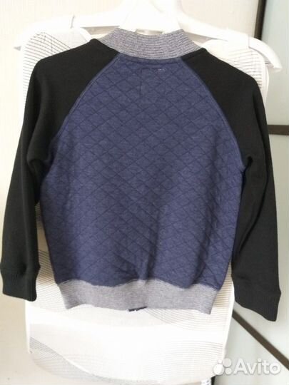 Новая кофта GEE JAY, 110