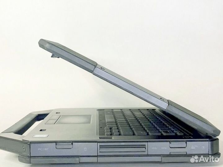 Dell 5414 16Gb SSD 256Gb HD Grh 520 i7-6600U