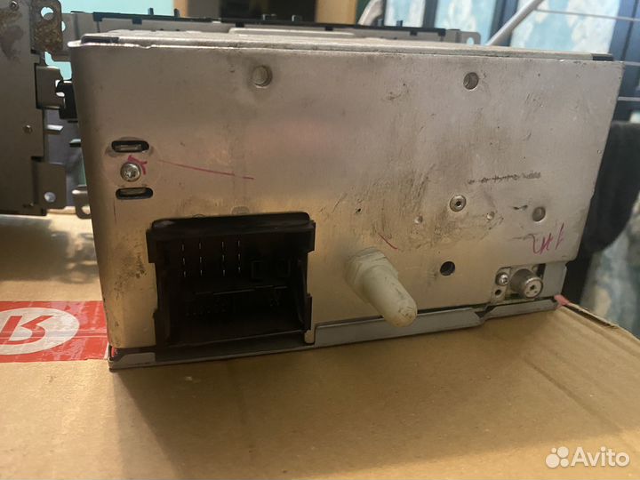 2 магнитолы Ford