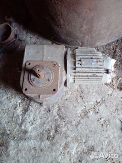 Продам электродвигатели