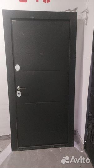 Дверь входная металлическая новая