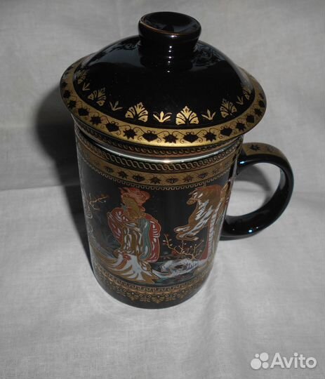 Фарфоровый бокал с крышкой для заваривания