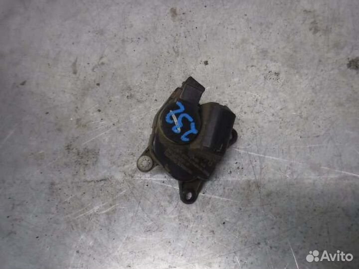 Моторчик заслонки отопителя Лада Приора 126 2007