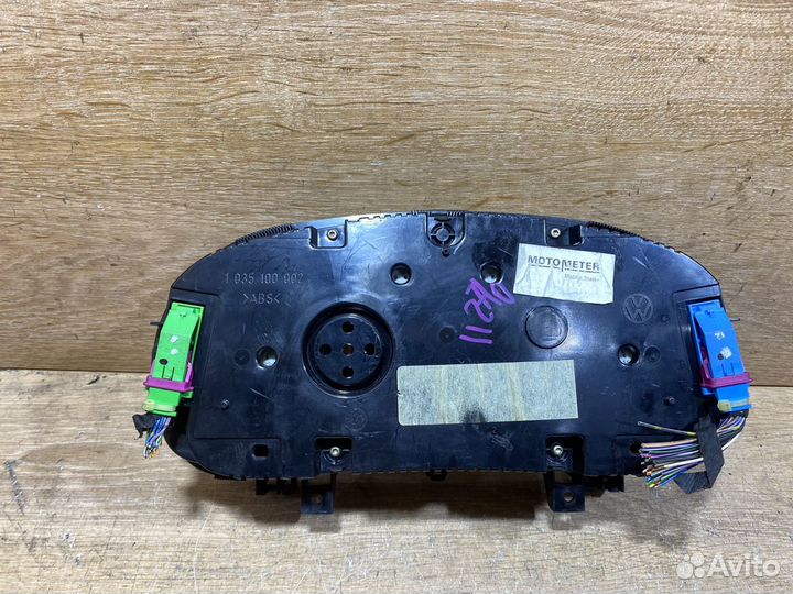 Панель приборов Volkswagen Golf 4 бензин 112710