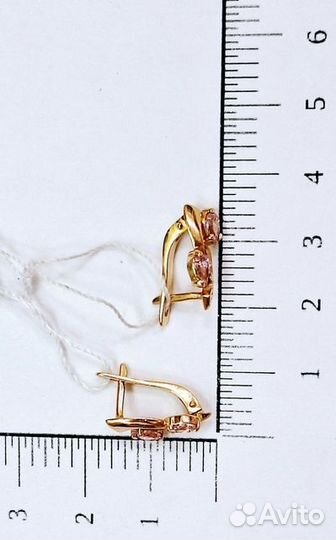 Золотые серьги с камнем