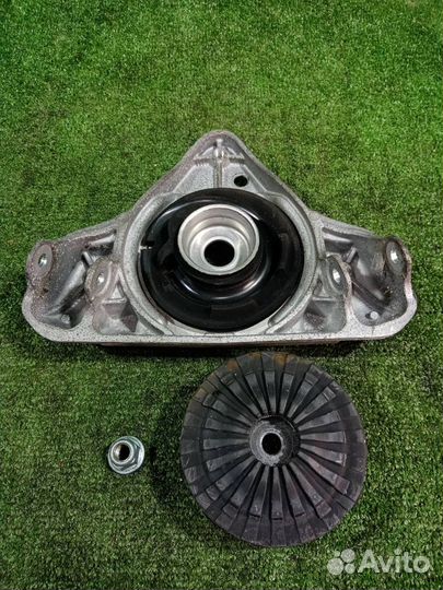 Опора стойки передняя правая Audi A4 8E B6 ALT