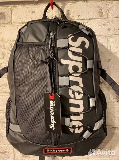 Supreme best sale grip backpack