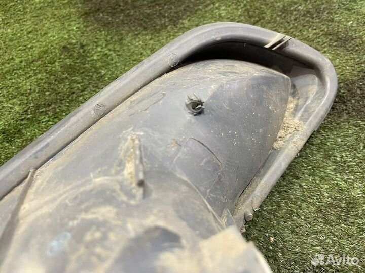 Фара противотуманная левая Peugeot 406 Пежо