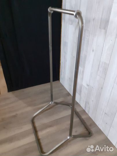 Стойки вешалки торговые
