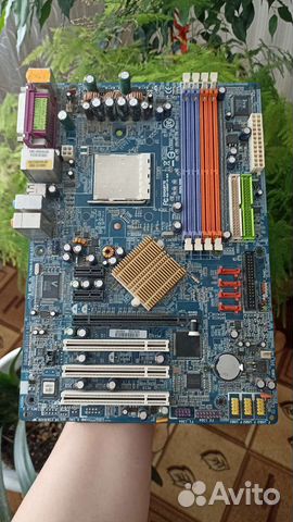Материнская плата на сокете 939
