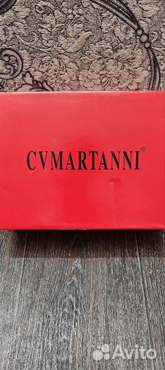 Кроссовки женские 37р