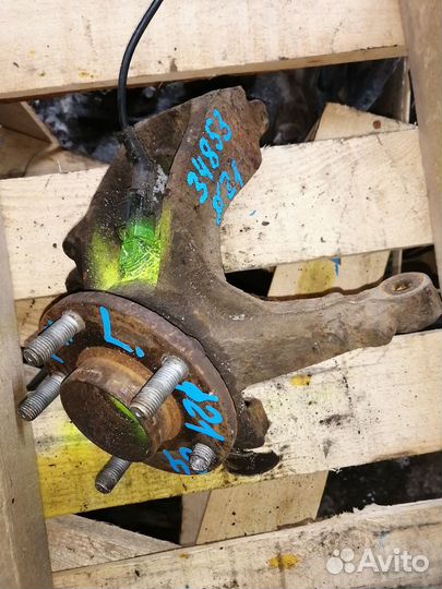 Ступица левая Ford Focus 2 рестайлинг