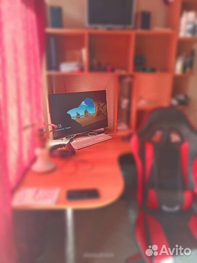 Большой стол для учебы