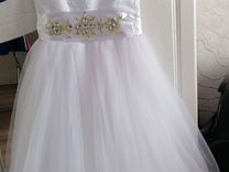 Красивое платье для девочки белое на рост 134