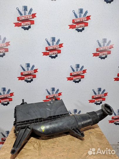 Корпус воздушного фильтра Mercedes M-Class vito