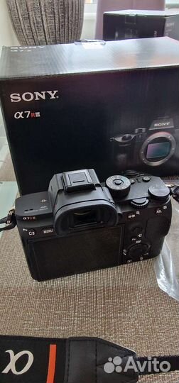 Фотоаппарат sony a7riii с картой 64 Гб, пробег 11к
