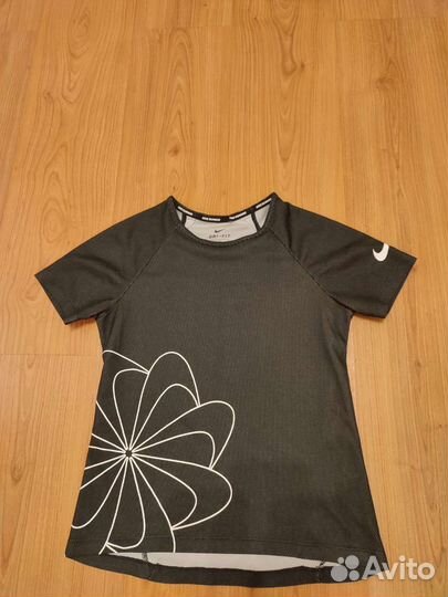 Теннисная футболка nike, теннисные леггинсы nike