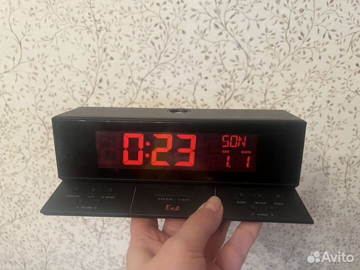 Часы электронные настольные