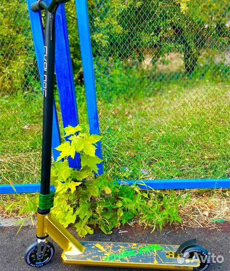 Трюковой самокат Explore Move