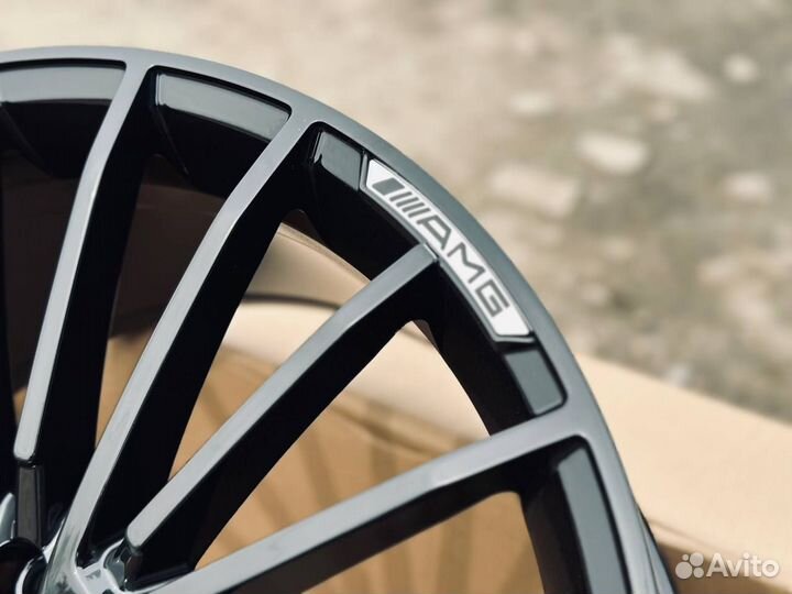 AMG R19 gloss black mercedes