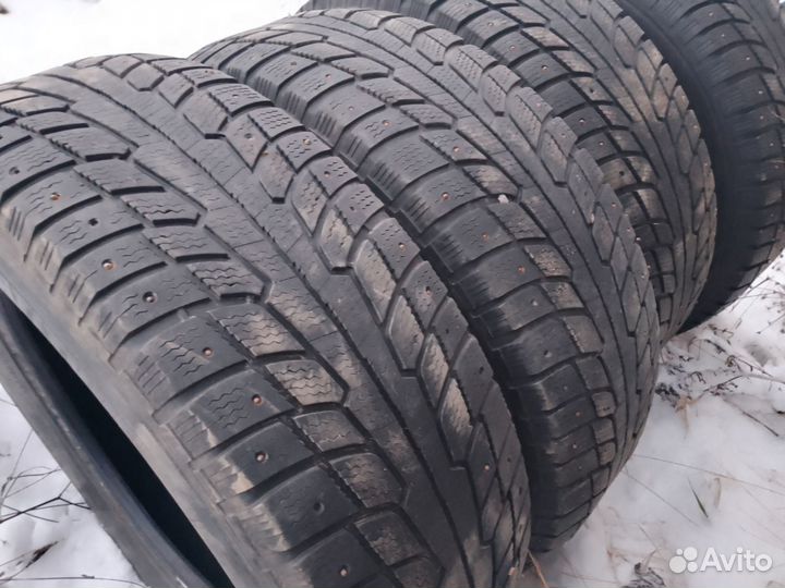 Michelin X-Ice North 235/65 R17