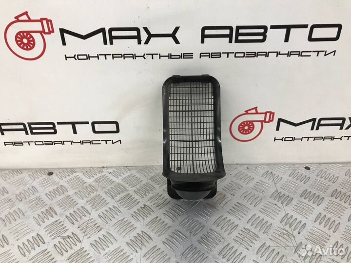 Б/У воздухозаборник передний Volkswagen Polo 602