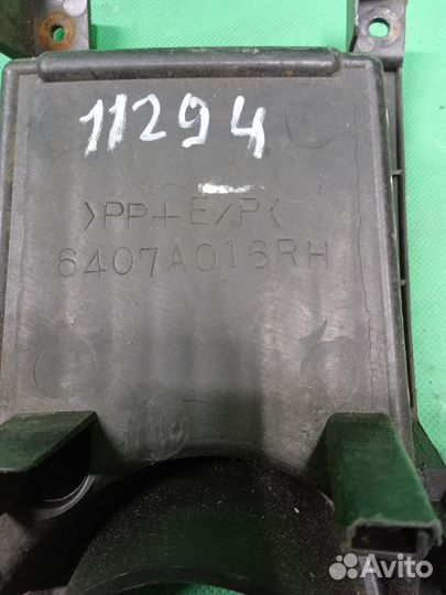 Mitsubishi Lancer 9 Рамка противотуманой фары прав