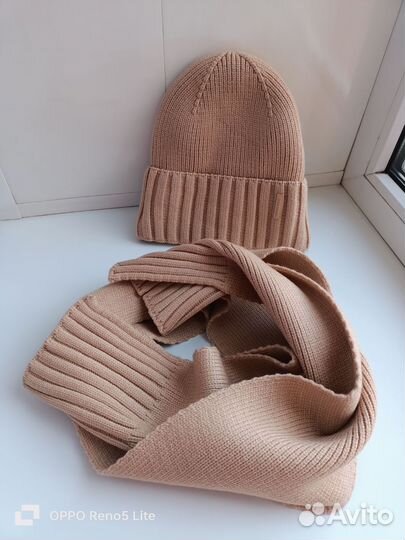 Шапка с шарфом