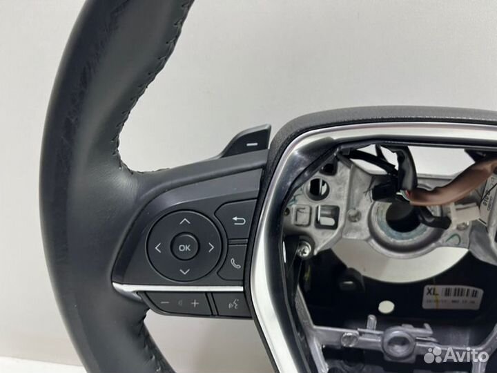 Рулевое колесо левое Toyota Camry V70/V75