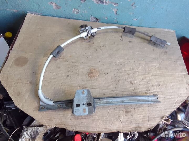 Стеклоподъемник задний правый Skoda Felicia