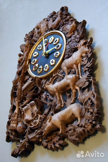 Резные часы
