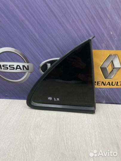 Форточка стекло двери Nissan almera N16 Прав