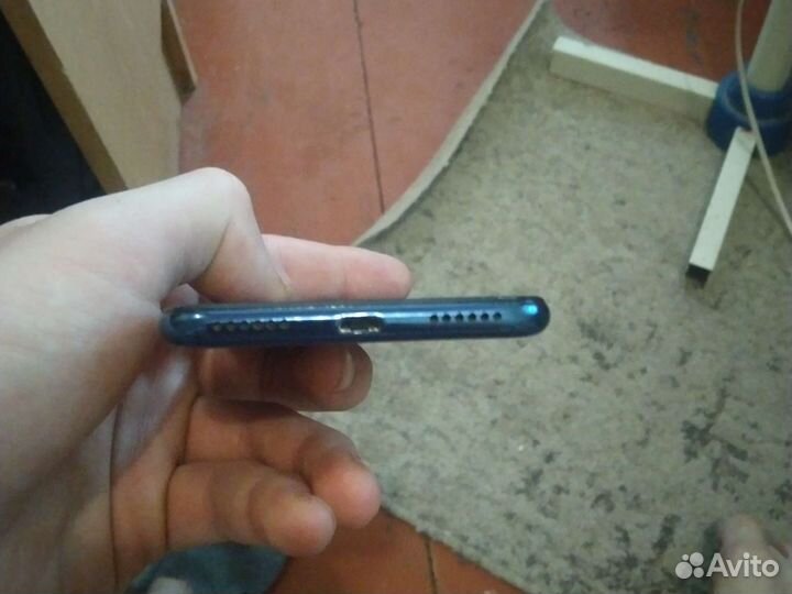 Телефон Honor A7 pro