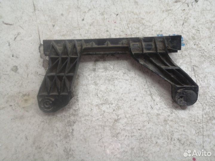 Направляющая стекла передняя левая Citroen C4